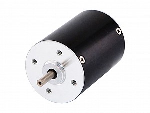 Czy silniki krokowe są silnikami prądu stałego lub silnikami prądu przemiennego? Czy silnik krokowy jest silnikiem bezszczotkowym?